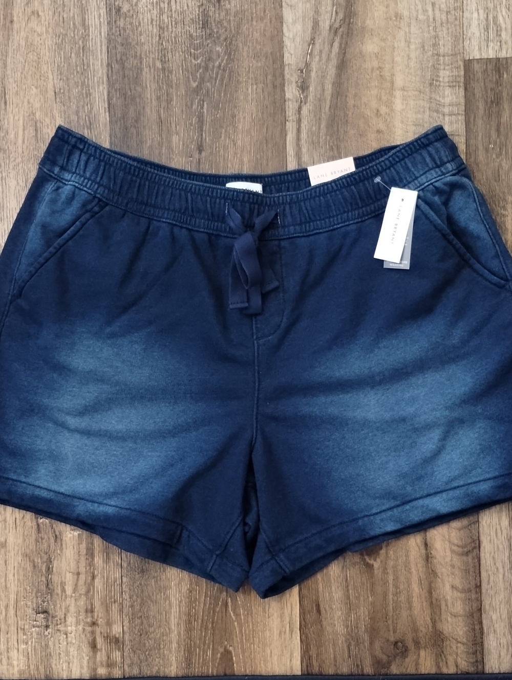 Lane Bryant Mid-Rise Pull On Shorts Size 14 NWT Casual Navy Drawstring Shorts